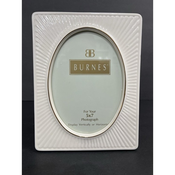 Burnes White Ceramic 5x7 Picture Frame Gold Trim Oval  Farmhouse Cottage Classic - Picture 2 of 5